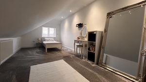 Bedroom- click for photo gallery